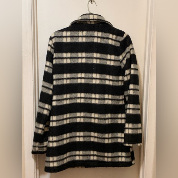🖤YMI Plaid Double-Breasted Pea Coat🤍 - Picture 4 of 7
